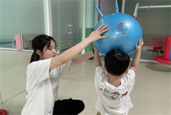 如何判斷孩子是否需要感統(tǒng)培訓(xùn)？